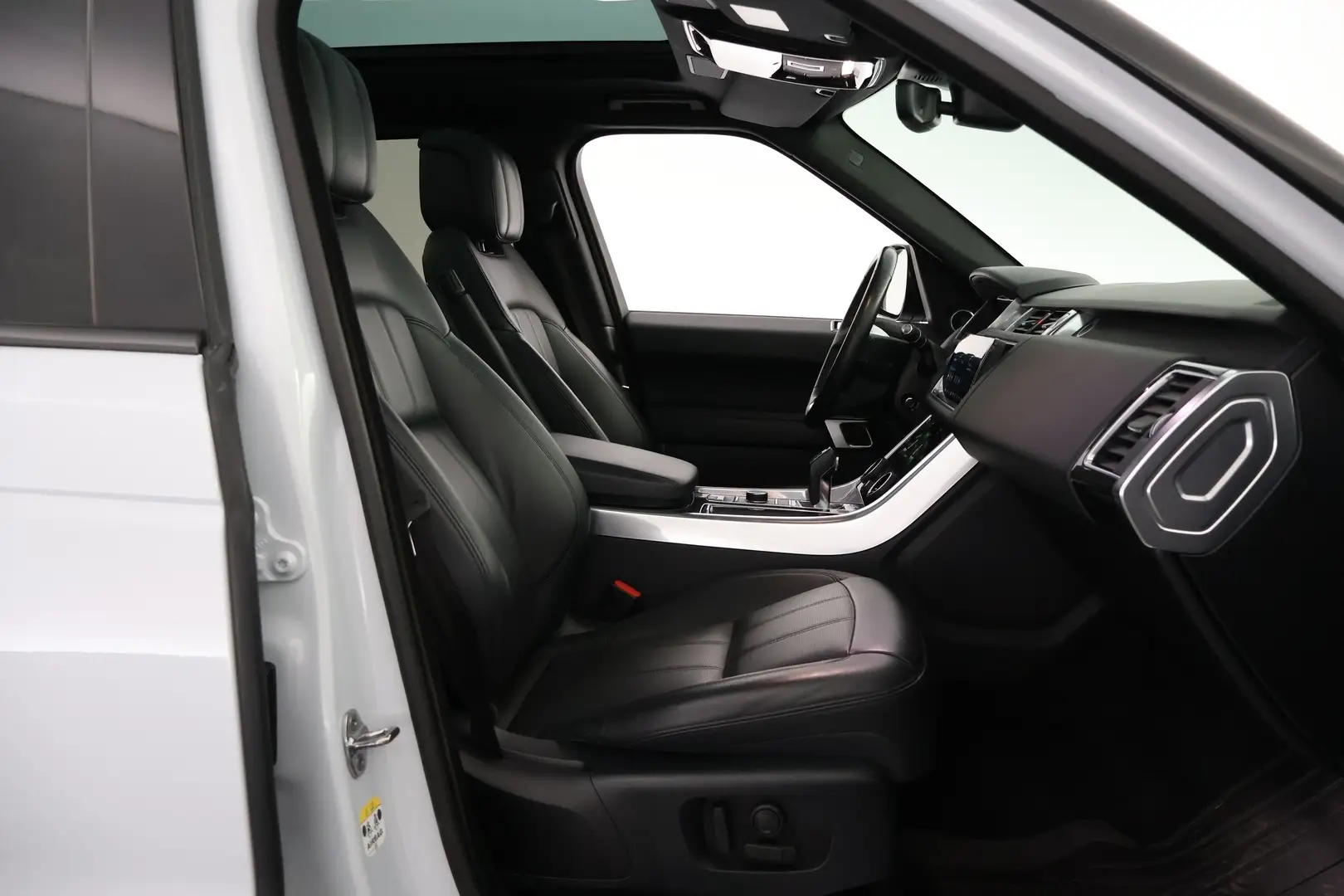 Car Image - 1fV3sgBhdwh82Hho9hR81m