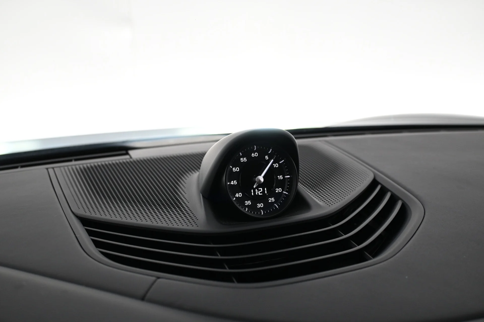 Car Image - 3EQv1fPO1BkHX18QO7Goam