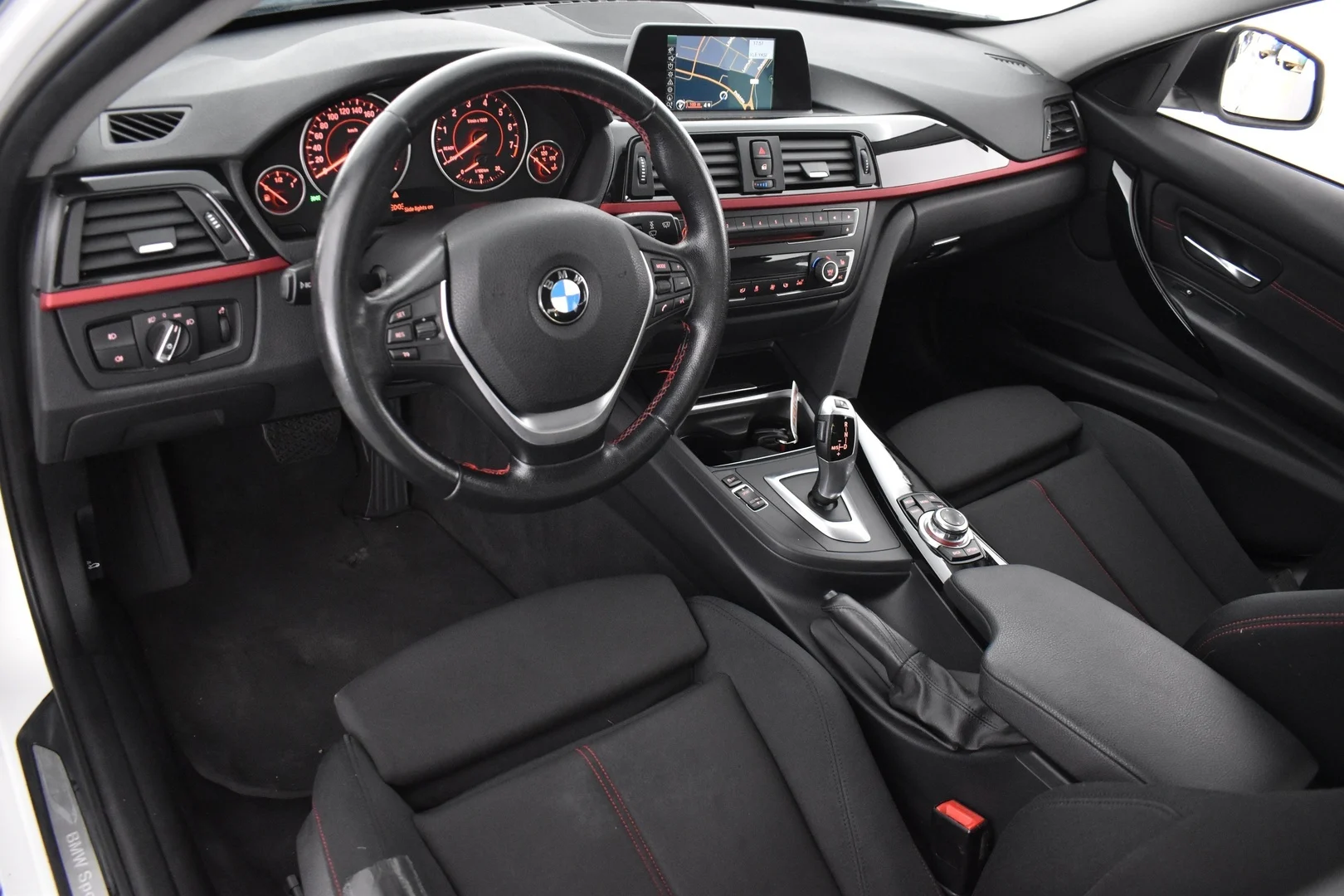 Car Image - 18Pw77XRT5QOLdeS0y6s7X
