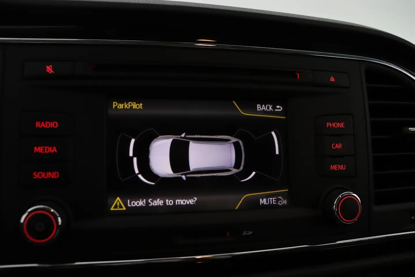 Car Image - YPOrlWmJmYLNe6C14EcXY