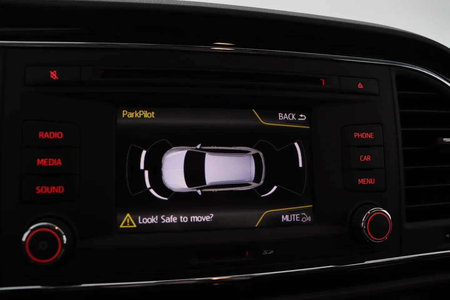 Car Image - YPOrlWmJmYLNe6C14EcXY