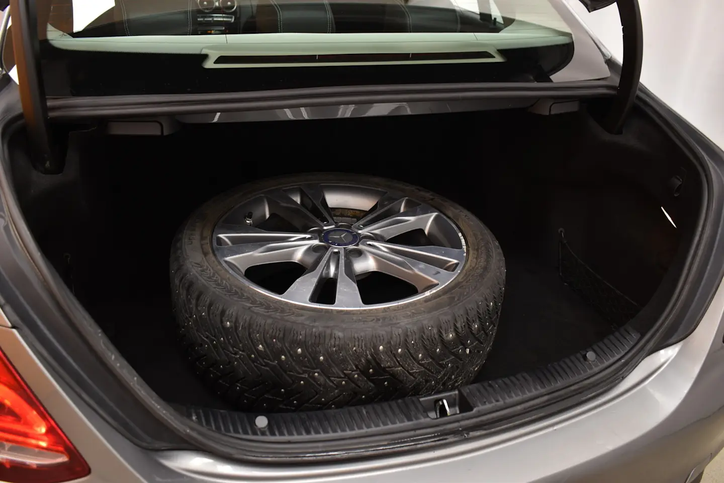 Car Image - 6ZaJxWx38sQ8SF7plGMylf