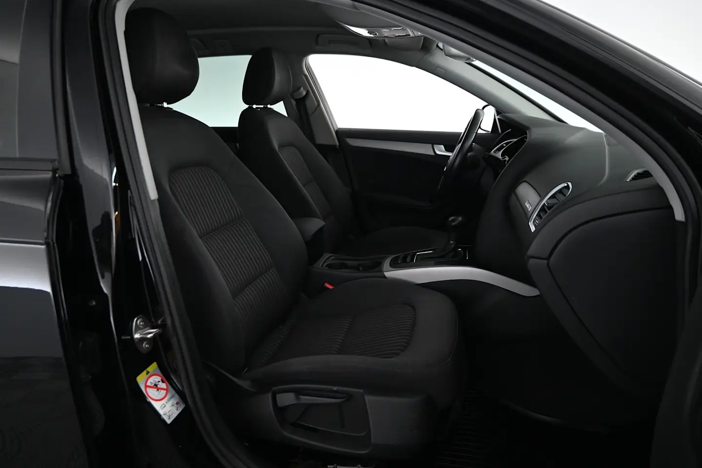 Car Image - 1L66KOP3y31RUiTT5dLeIj
