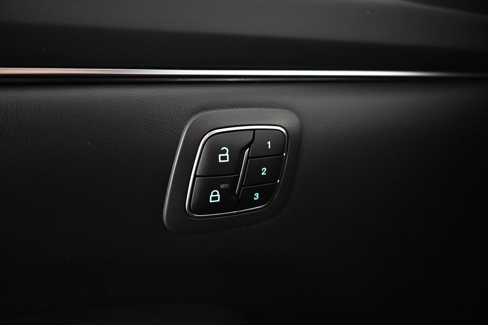 Car Image - UlnNULSsQCde0YBUnIVAx