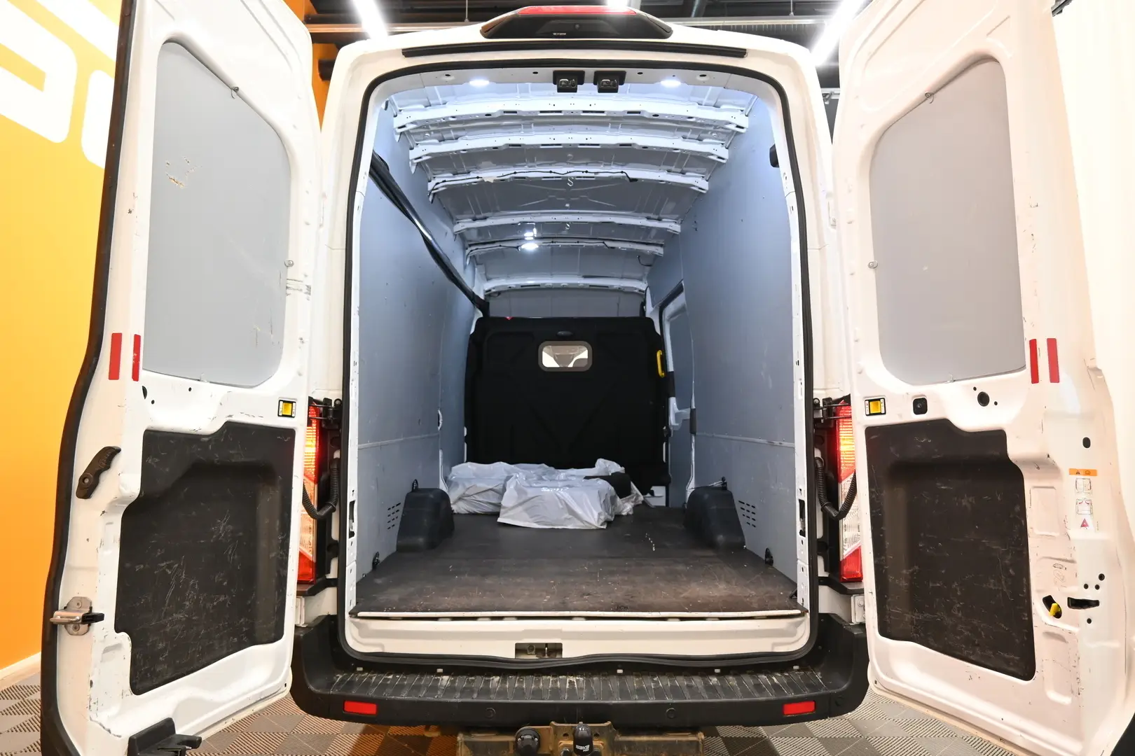 Car Image - 2yRXuLFE3yGqgjRNBeX9ny