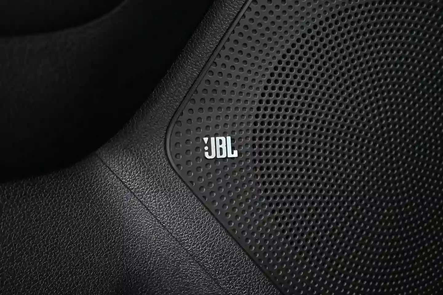 Car Image - 7DX74ZSvRXIo8tsaxgwY3p
