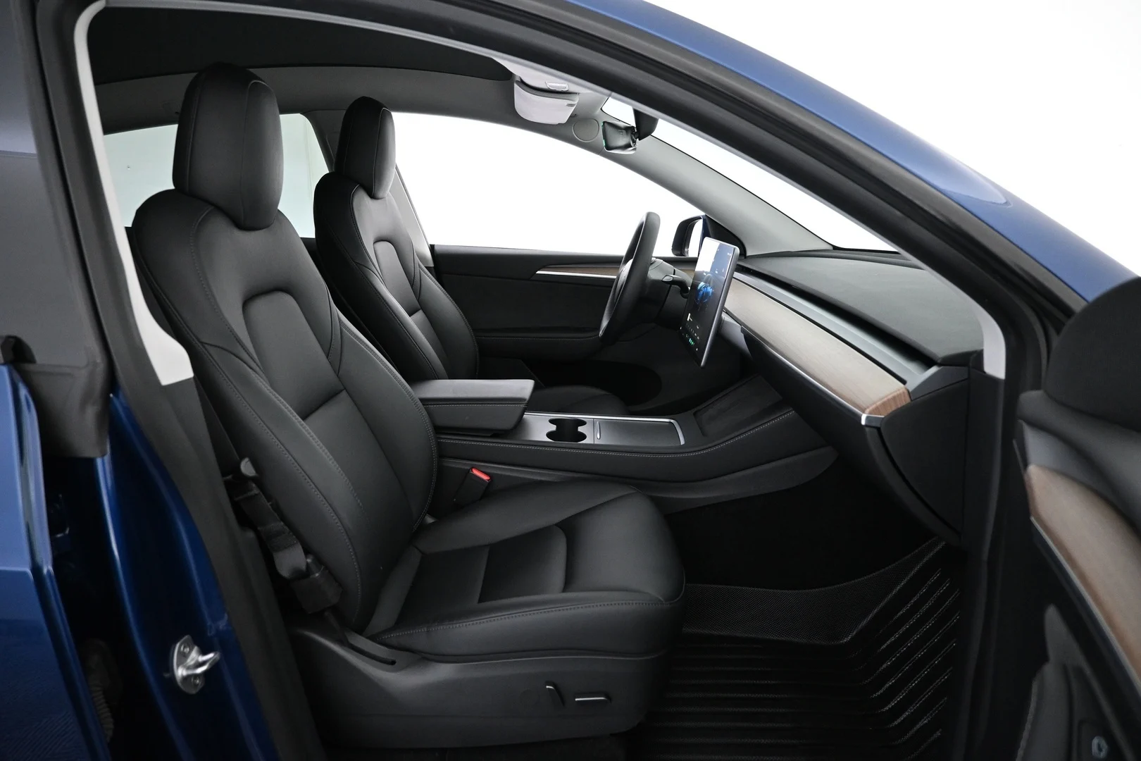 Car Image - 3iBR2LpILMvVCFuK7OfxeR
