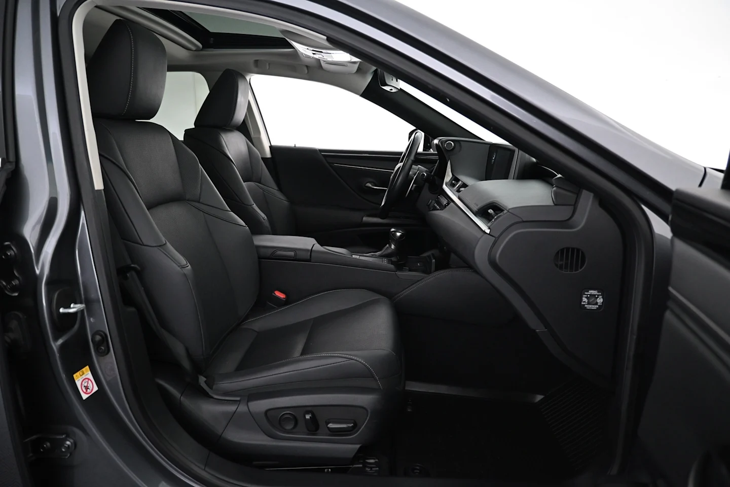 Car Image - iDVTGOn2b5sG4IIegPqFf