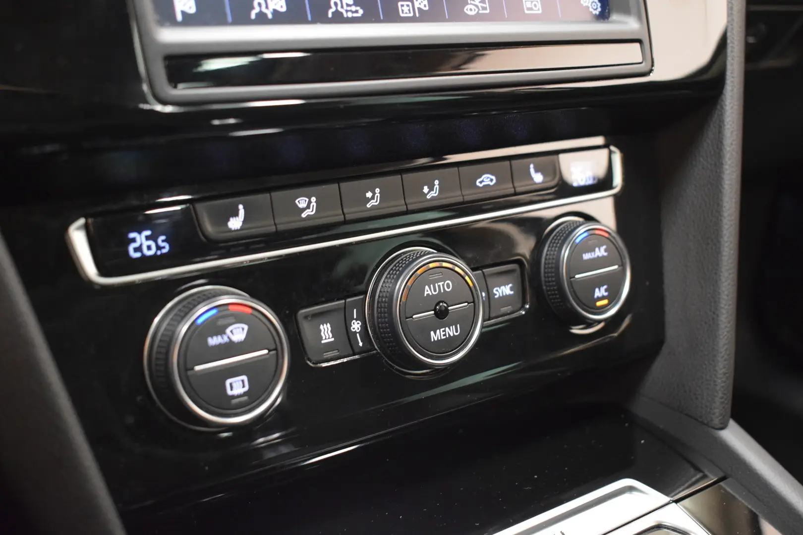 Car Image - 3GT31q0Nt6KLDblOE7IdTg