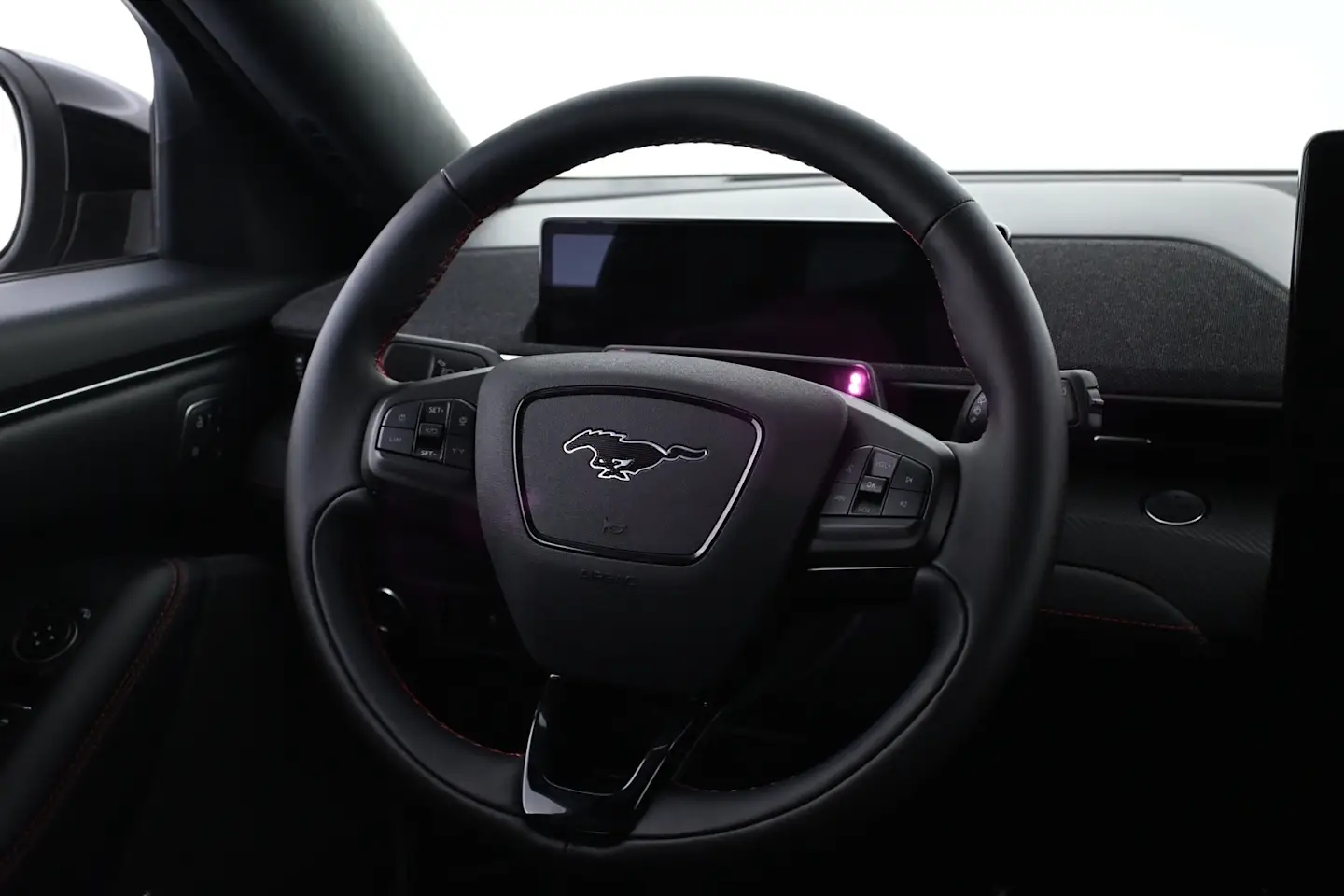 Car Image - eDfwDZQwS4RliEIbbpd5U