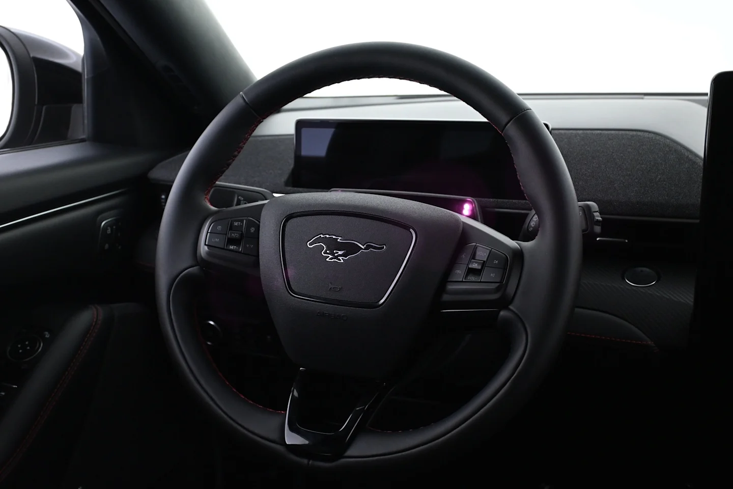 Car Image - eDfwDZQwS4RliEIbbpd5U