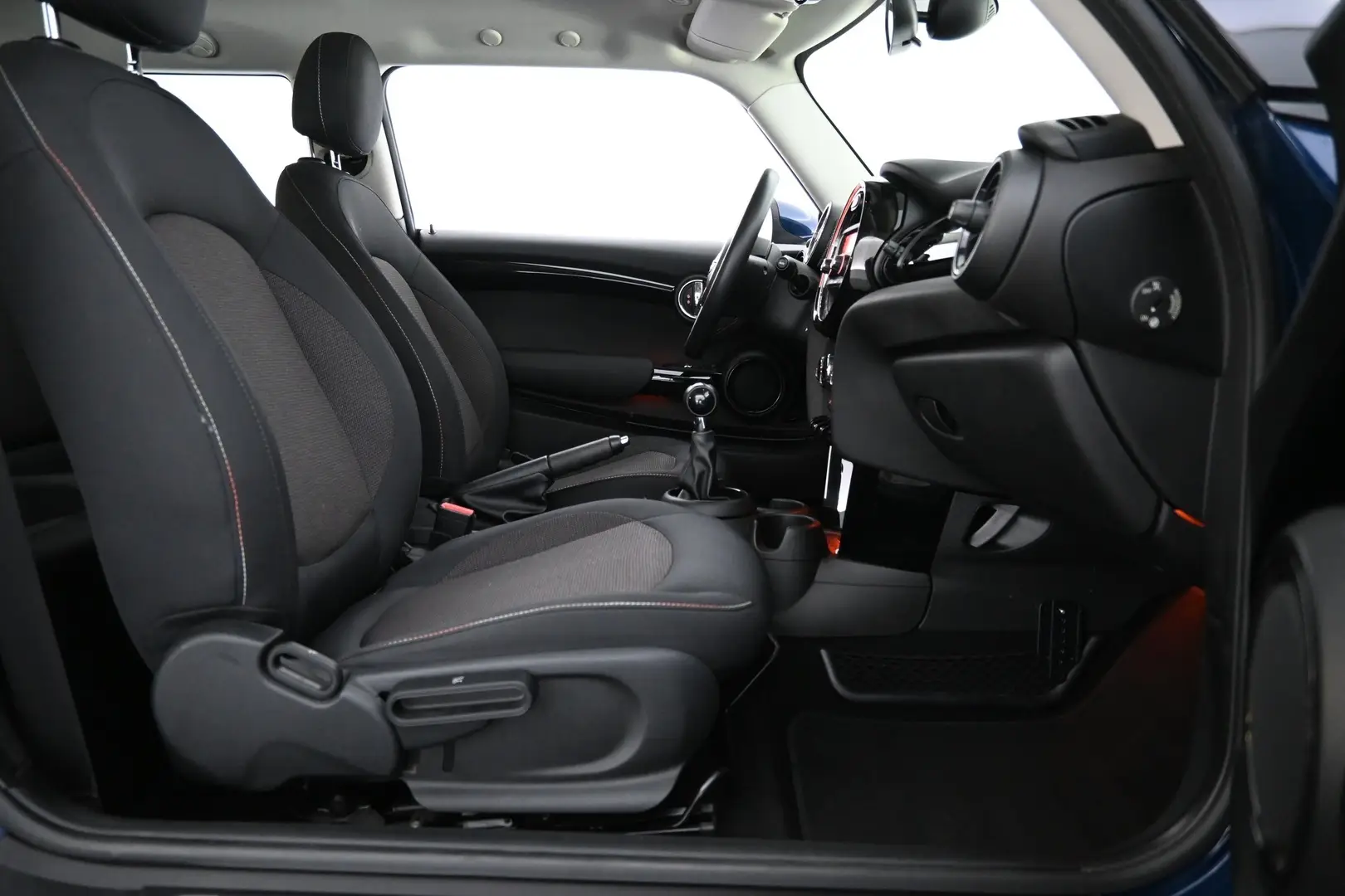 Car Image - ZLj8tOh0elS0iIGMG7MN6