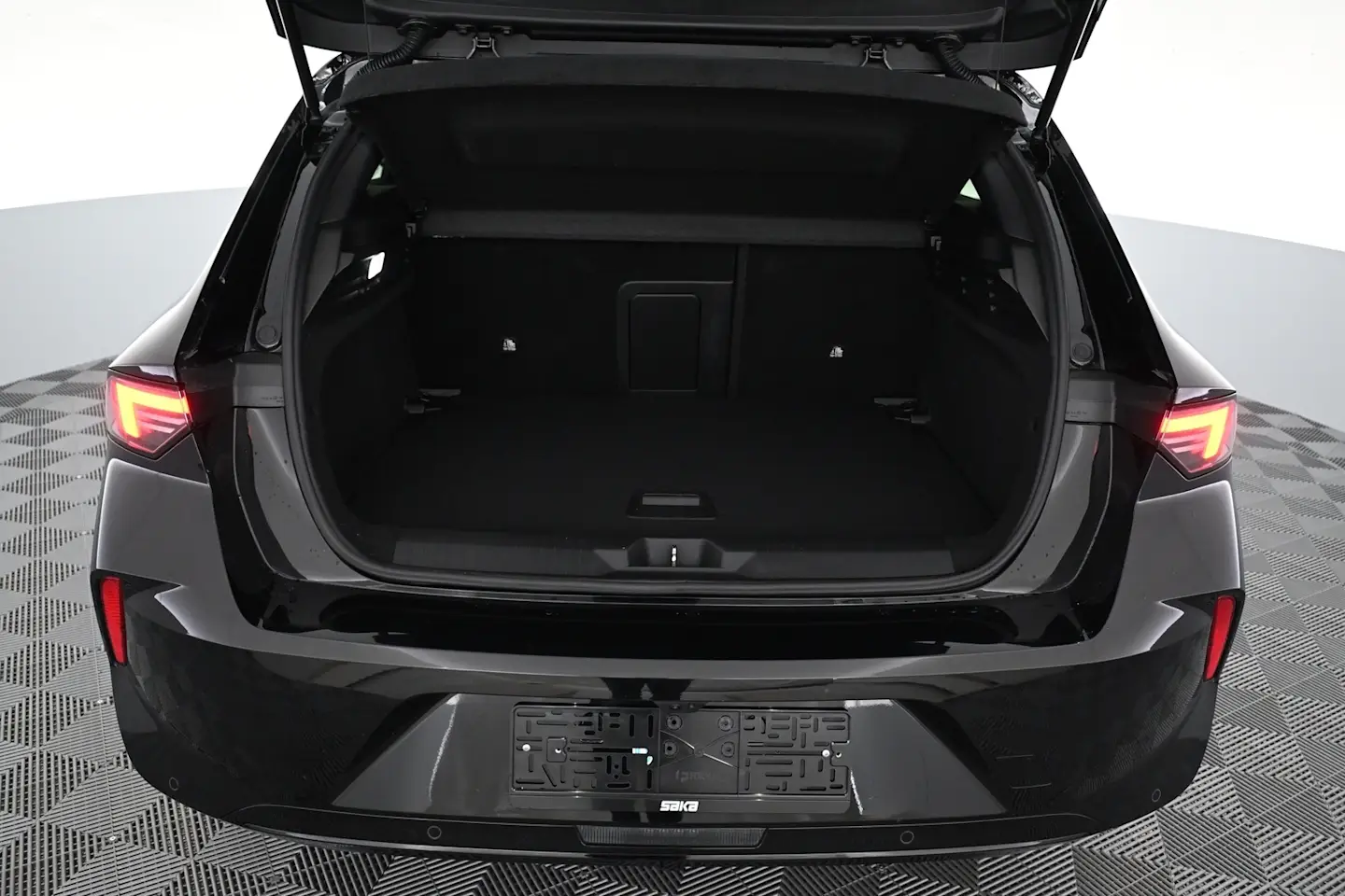 Car Image - 6Mdk6y9OFnQclCWyKh1Hgh