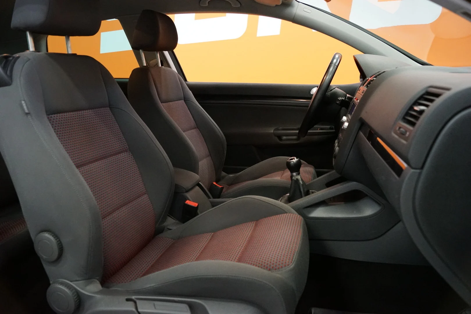 Car Image - 4OXR3iIzGE6TgfDv0SFmxs