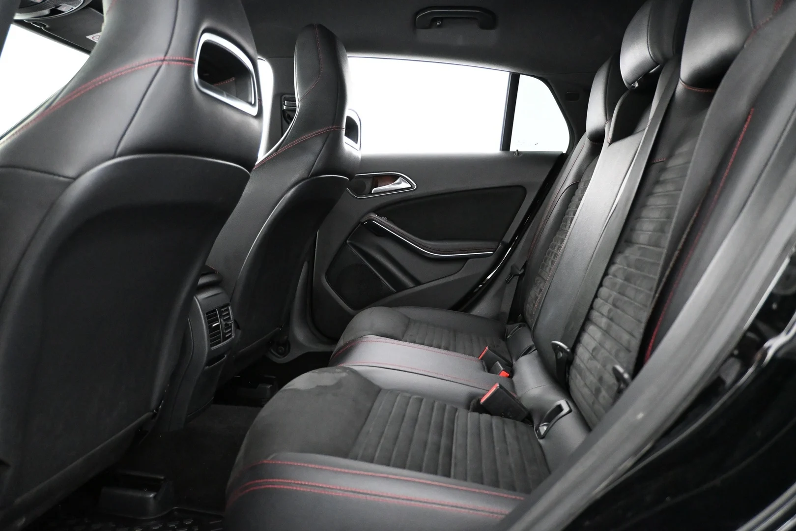 Car Image - 72gN29qikRRhtHbxz1XKko