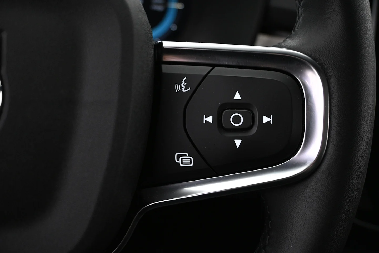 Car Image - 3DMEBPbxxknhE4fubjvMN