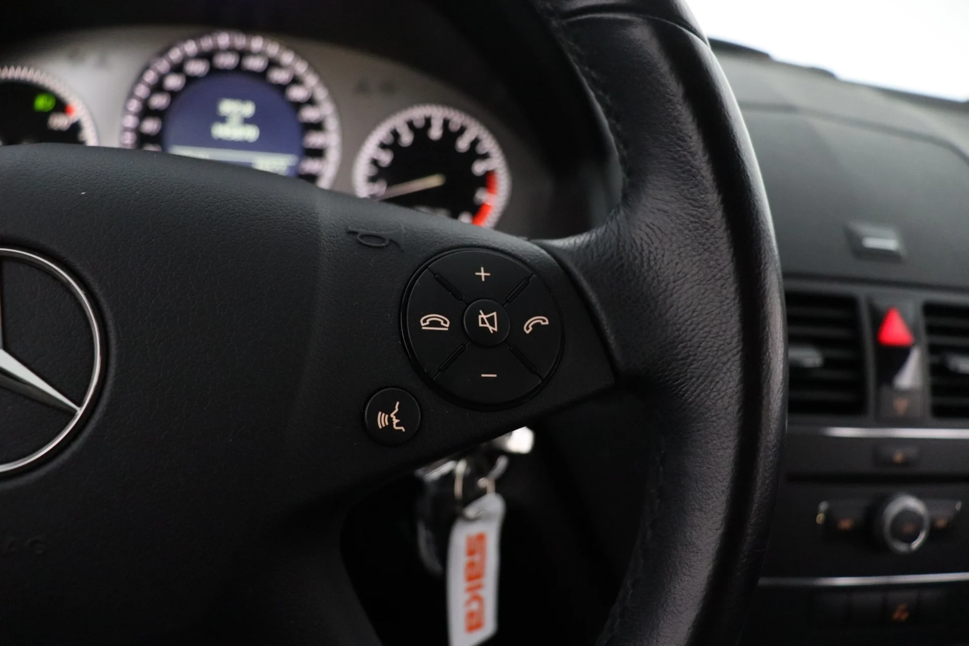 Car Image - 4QtBc7XJ2LVAp6dpCqZ0Pz