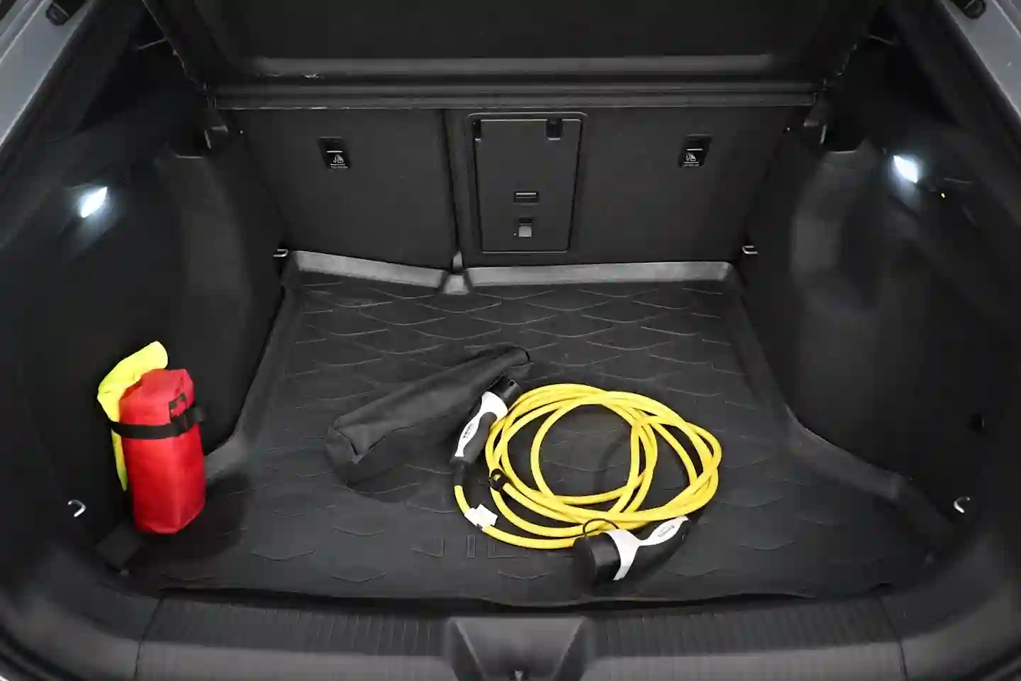 Car Image - 22n5bcCUpV9G1zIEiIxNob