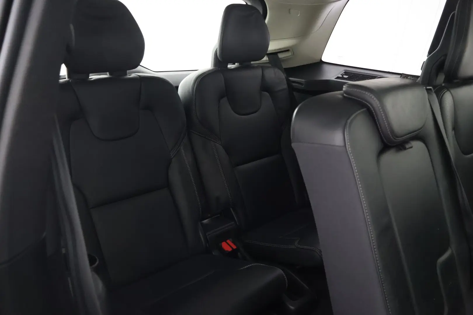 Car Image - 1J3sEf9jaHbTrlRXdY0X1P