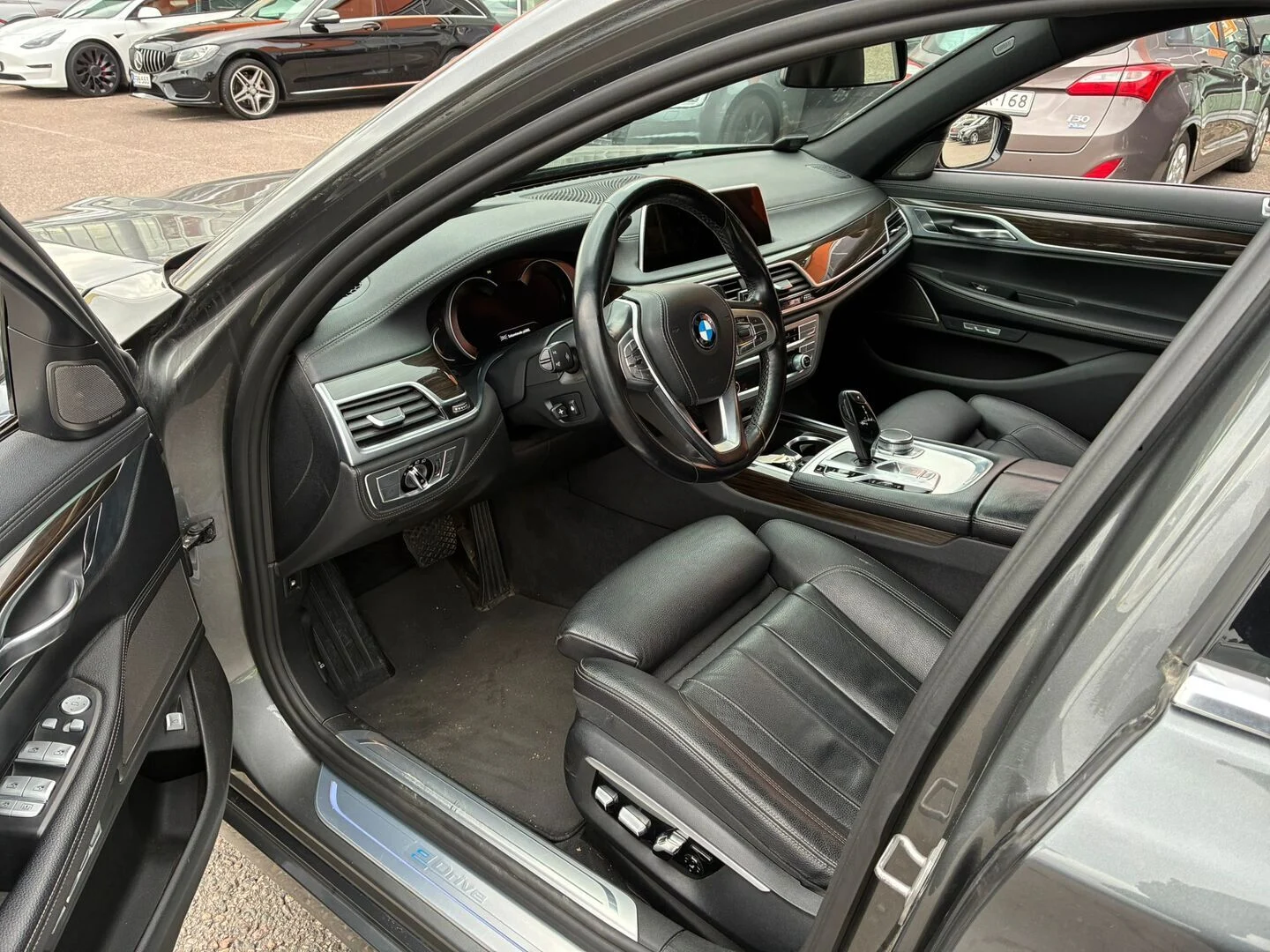 Car Image - j9Z7CkXB7NyAvDBELgFAs