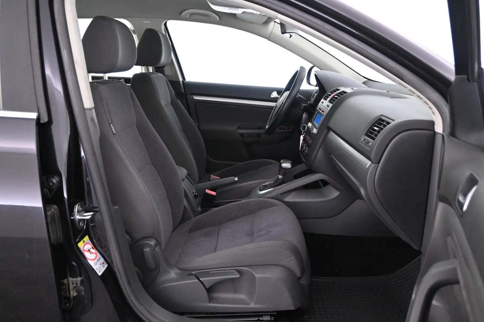 Car Image - 1NcUJYdkwcKp9HpjPfYE31