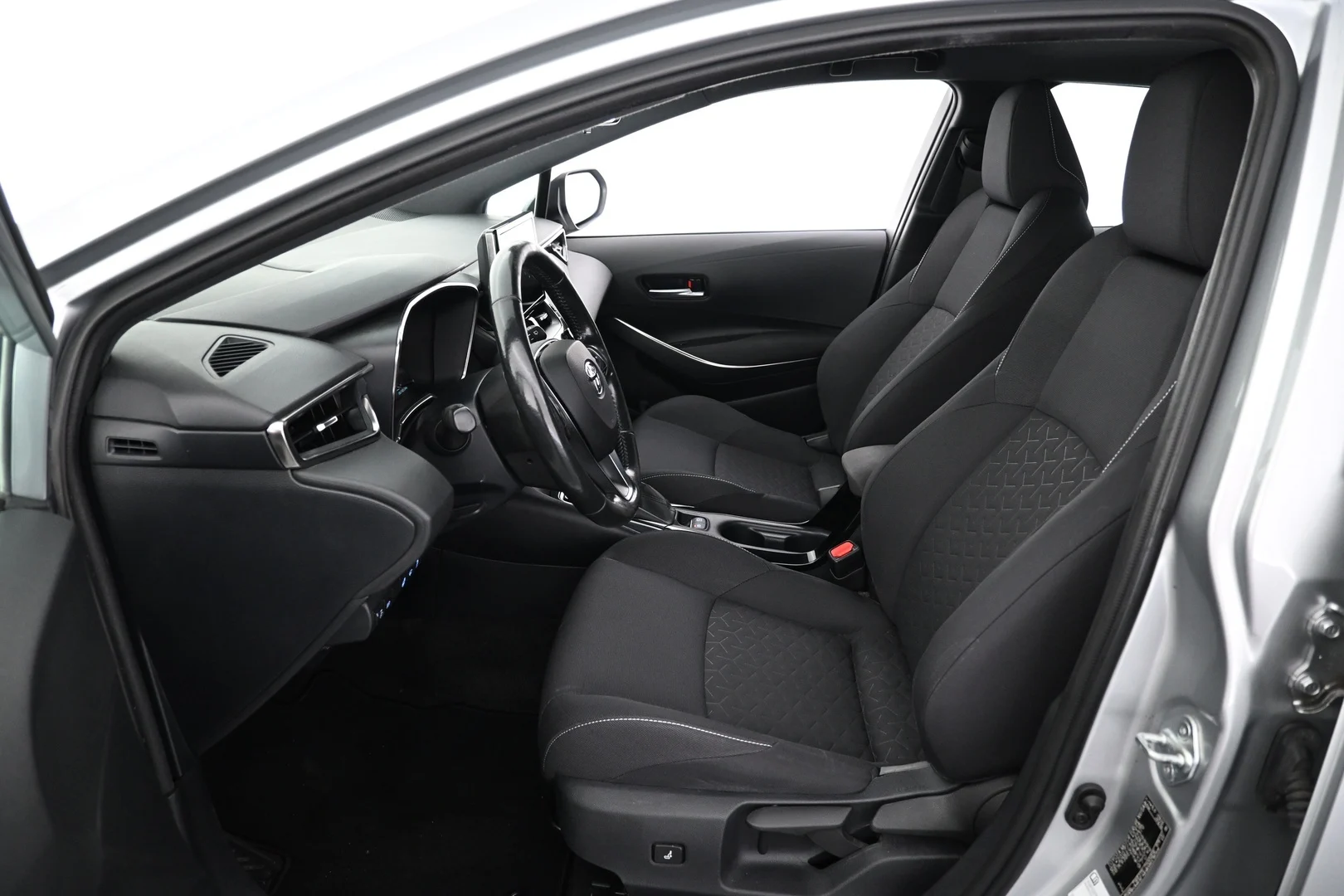 Car Image - 2F1dVe81aXbLEm91CfdXCn