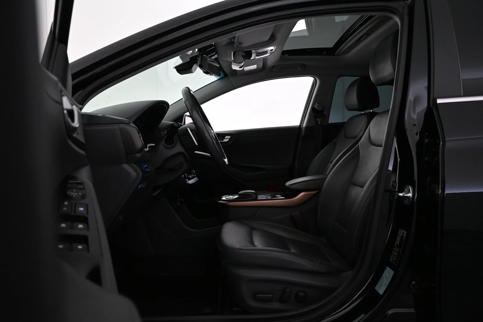 Car Image - 3jtmQi8VsAU5QOo7j8BBZo