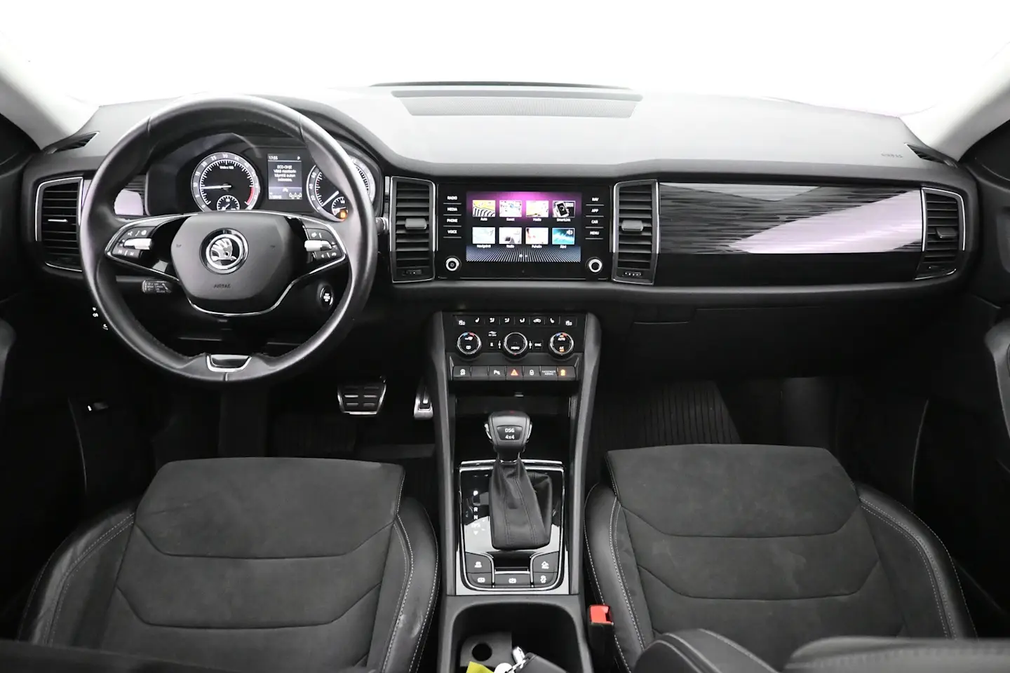 Car Image - 3nx2S78ilQhl3rLAELbaHH