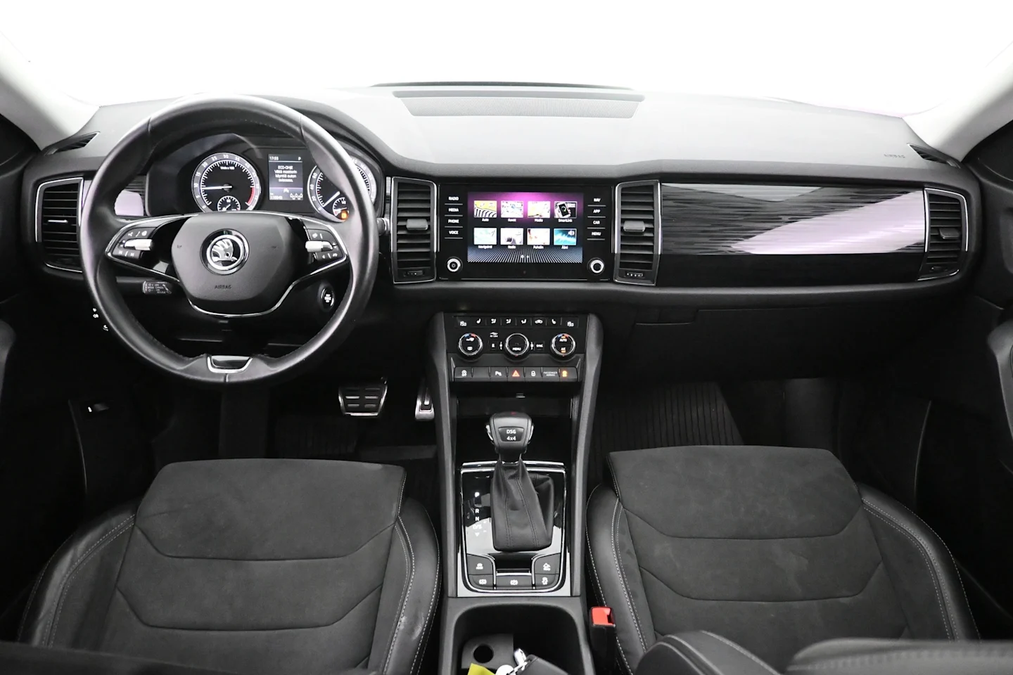 Car Image - 3nx2S78ilQhl3rLAELbaHH