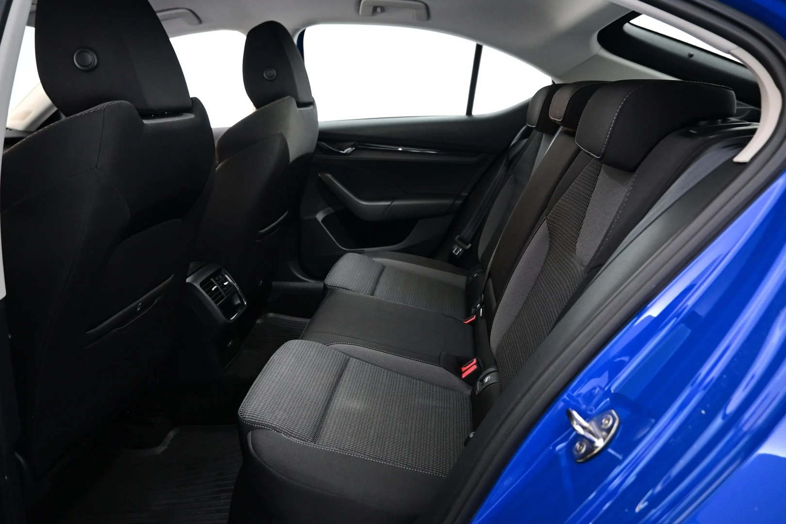 Car Image - 33MNkhqFCp1X91UKKOjfUF