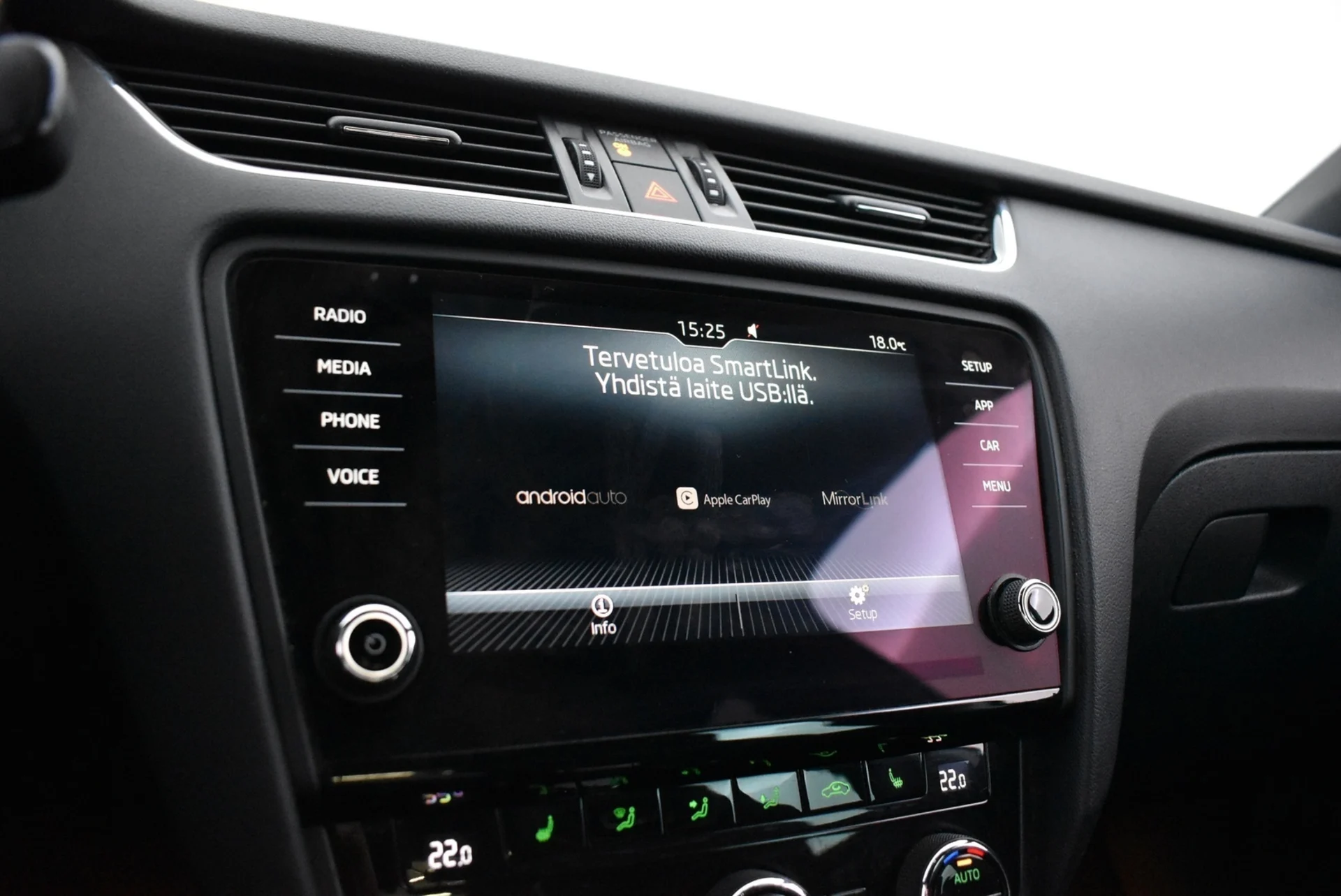 Car Image - ItE7tF32CNFd8XcG3qJ0F