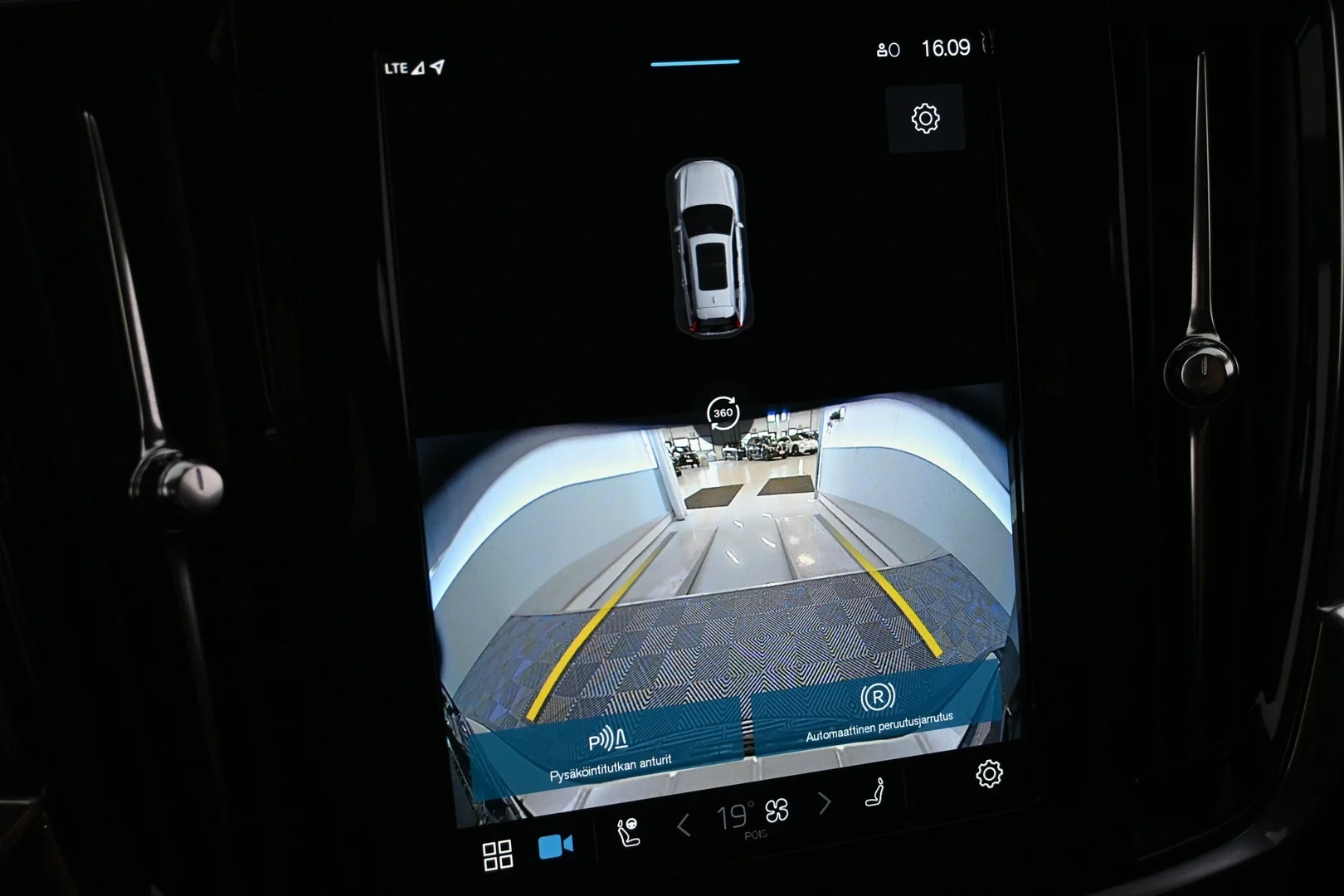 Car Image - 5v3Zqjsi1Gv4AfCHgsObTZ