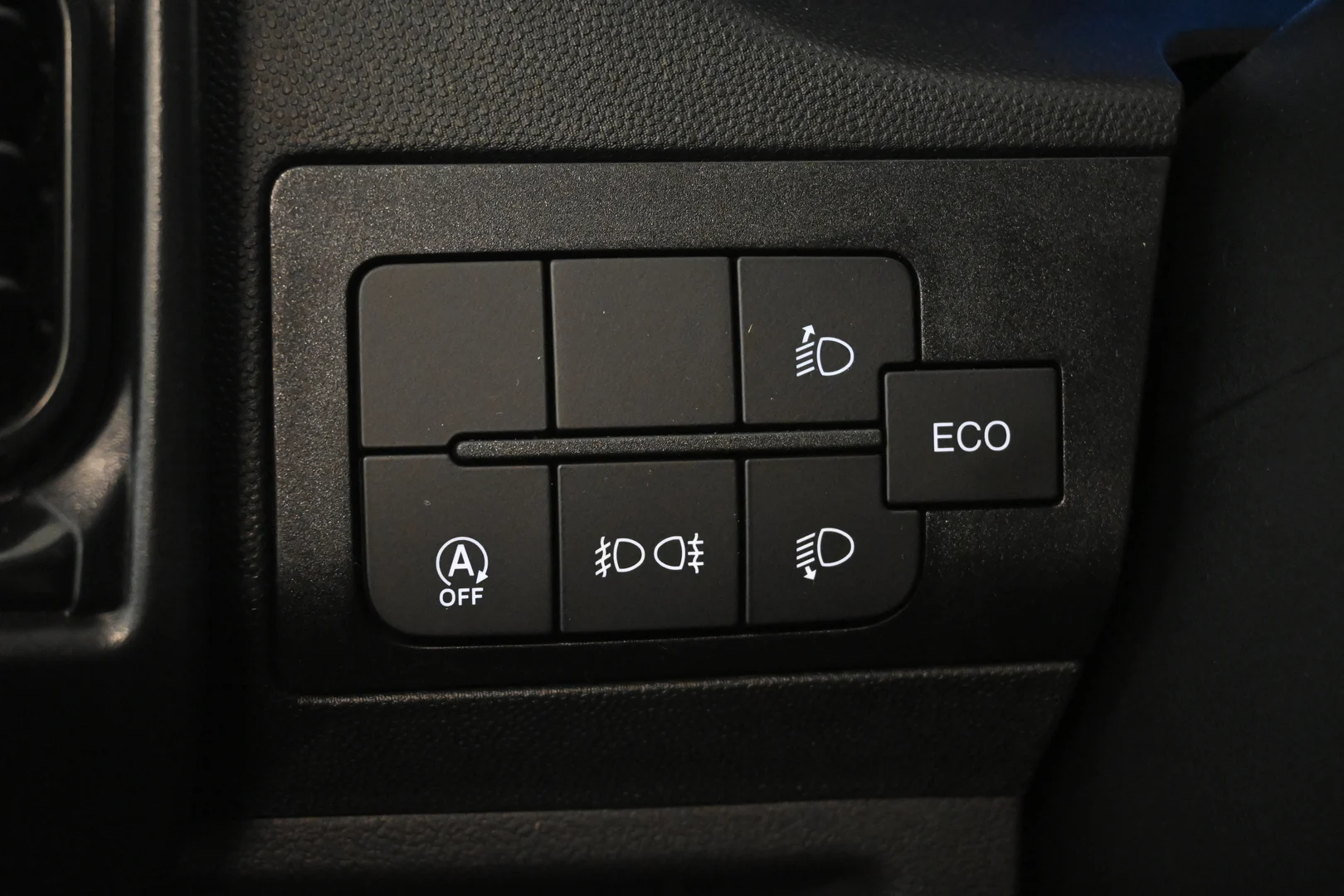 Car Image - 2XTcKjNKygbtHl8VPXEhwo