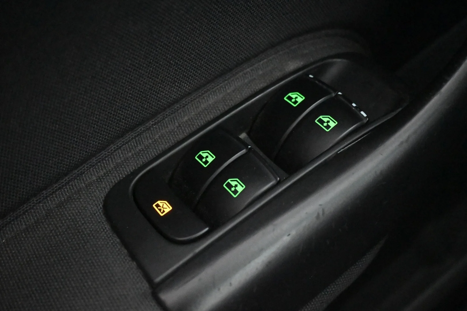 Car Image - 36F4z7DgG16AYF7K7CRZ4d