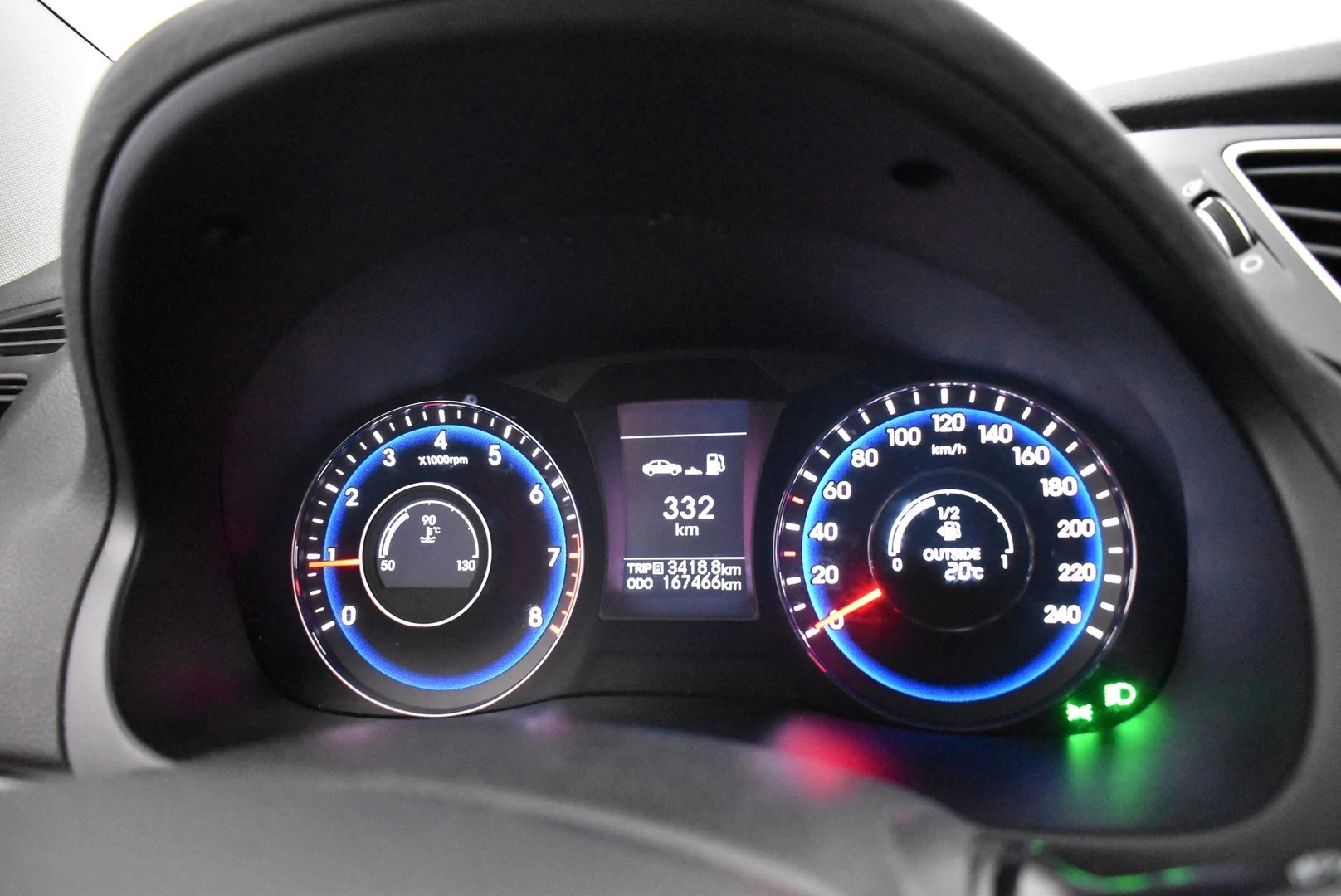 Car Image - 3Bk0uDz8ugWD73KE0cAIgG