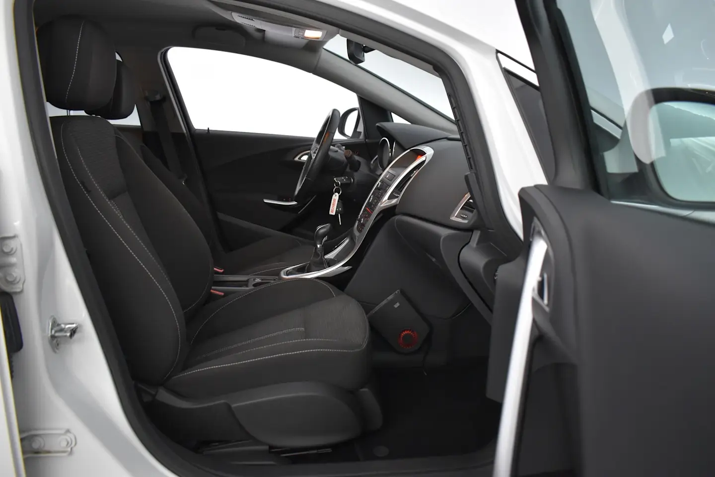 Car Image - 4yi3c1eNMZ28y8tkNreaqc