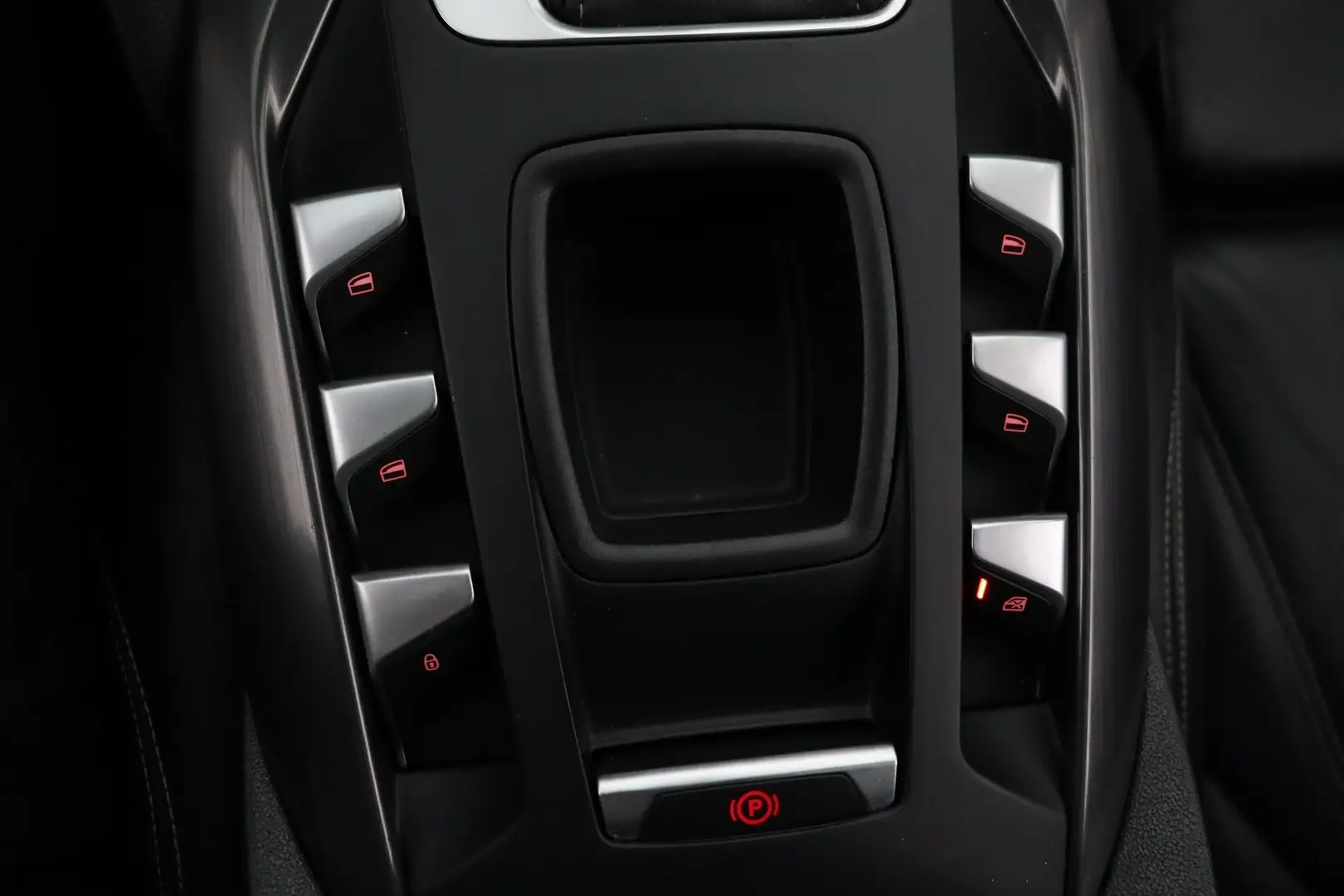 Car Image - 4lCrs1tBixFN2QY9NtDjpE