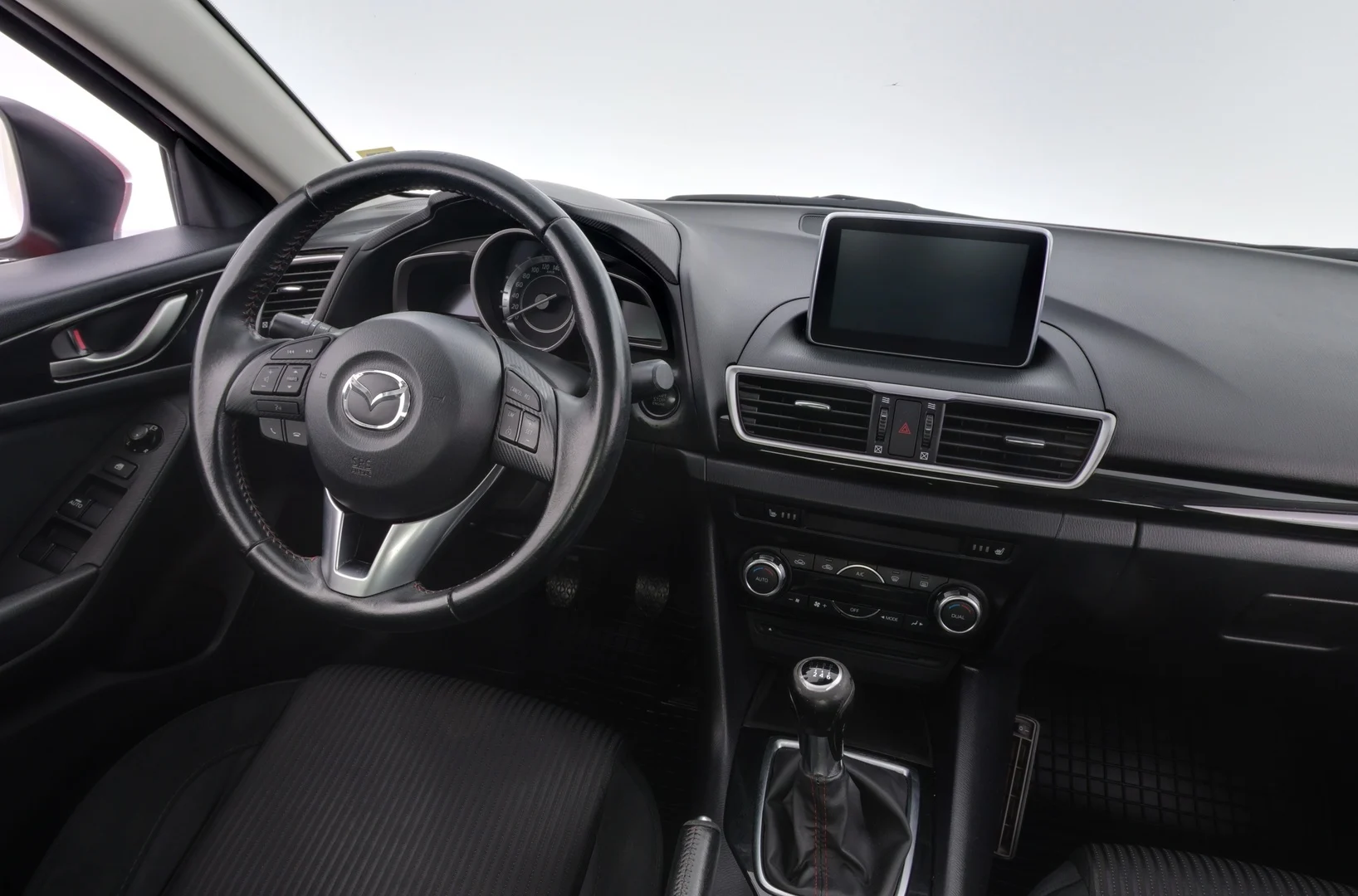 Car Image - 5XZ61VzRzzrrAW4xg8Z0GN
