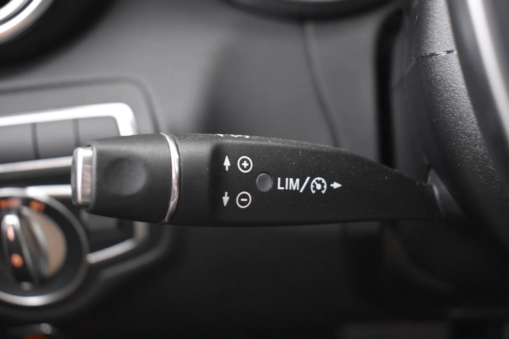 Car Image - c0tGkWMzcHbhuAUIJ9Jyy