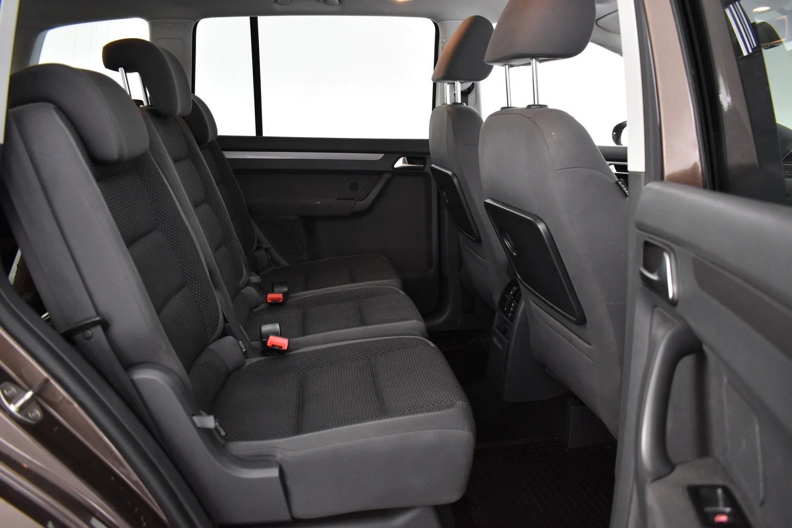 Car Image - 4nSPRrwj5JGnc6v37TbOy4