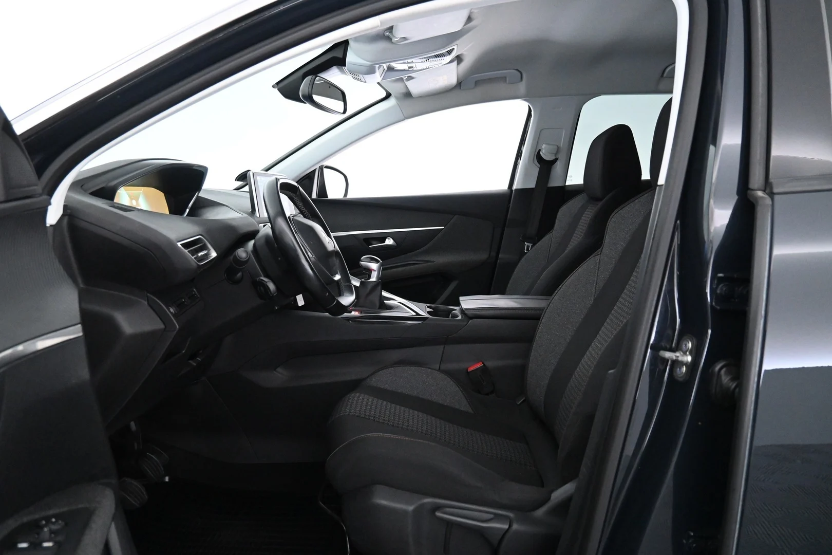 Car Image - uhUsrXrwnJyAHMLkf275H