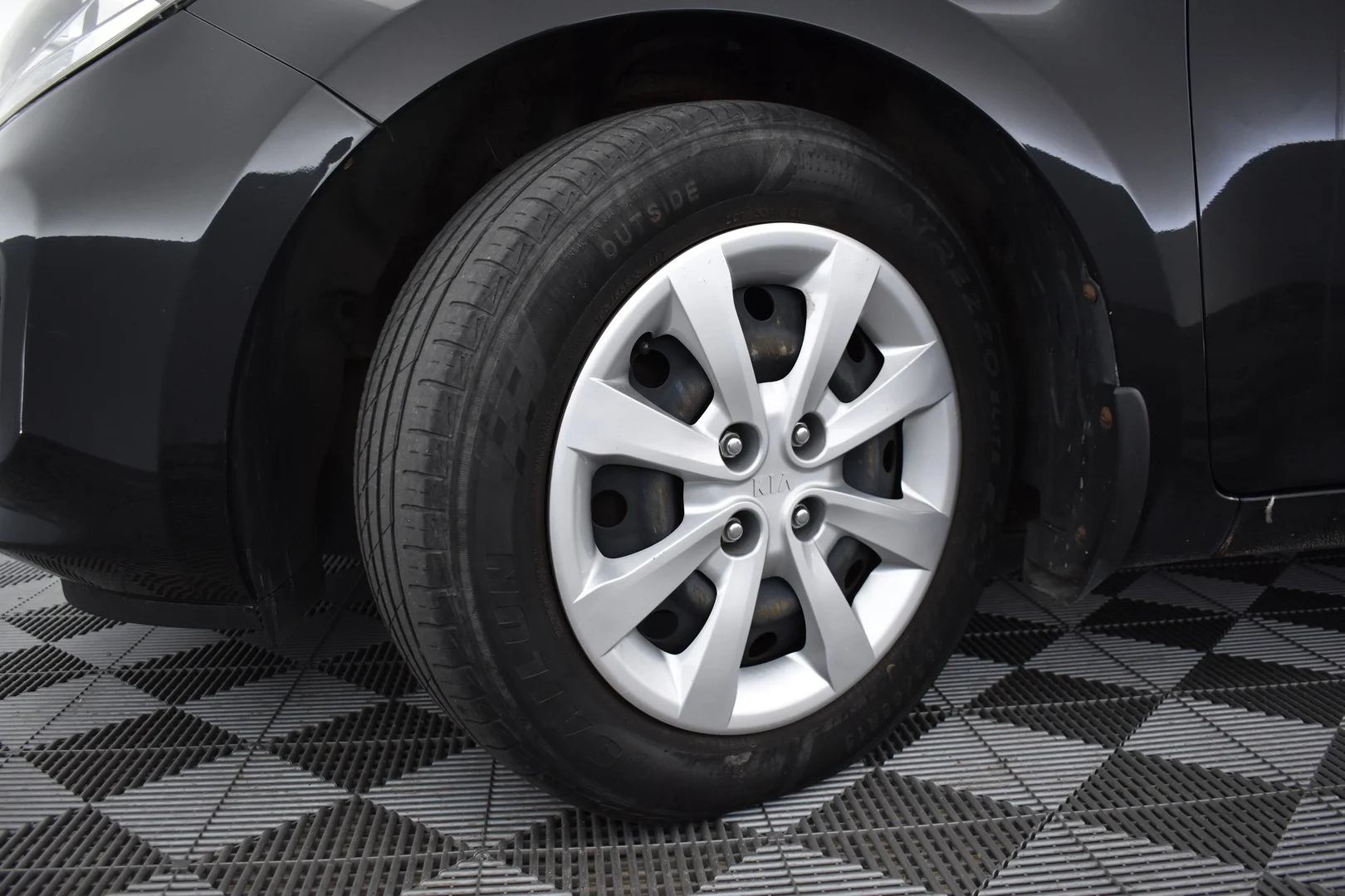 Car Image - 2jKfAKmScPBE3S6F2HcDD9