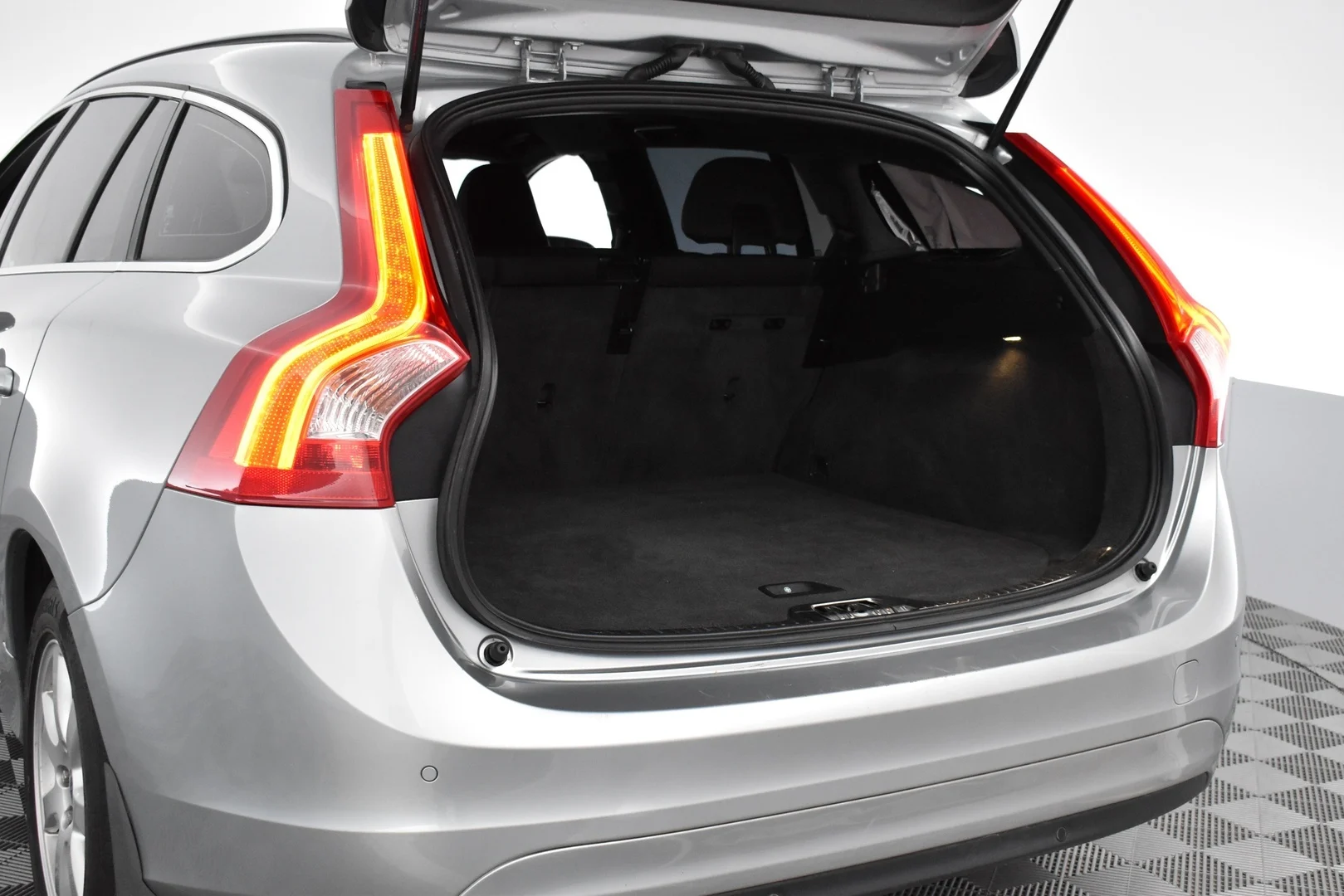 Car Image - 6gOrfLRZfSCtNzMa1Y0zSq