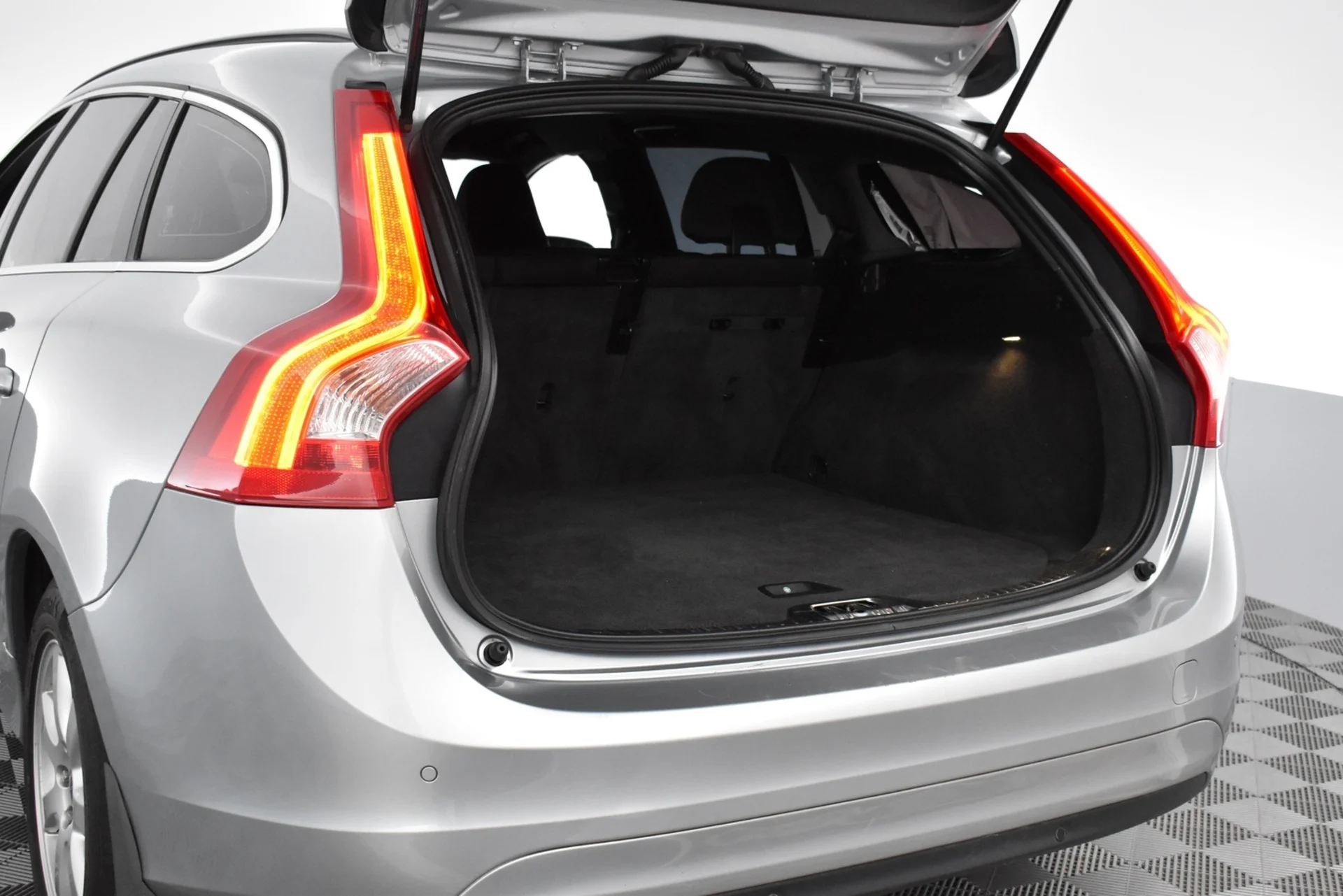 Car Image - 6gOrfLRZfSCtNzMa1Y0zSq