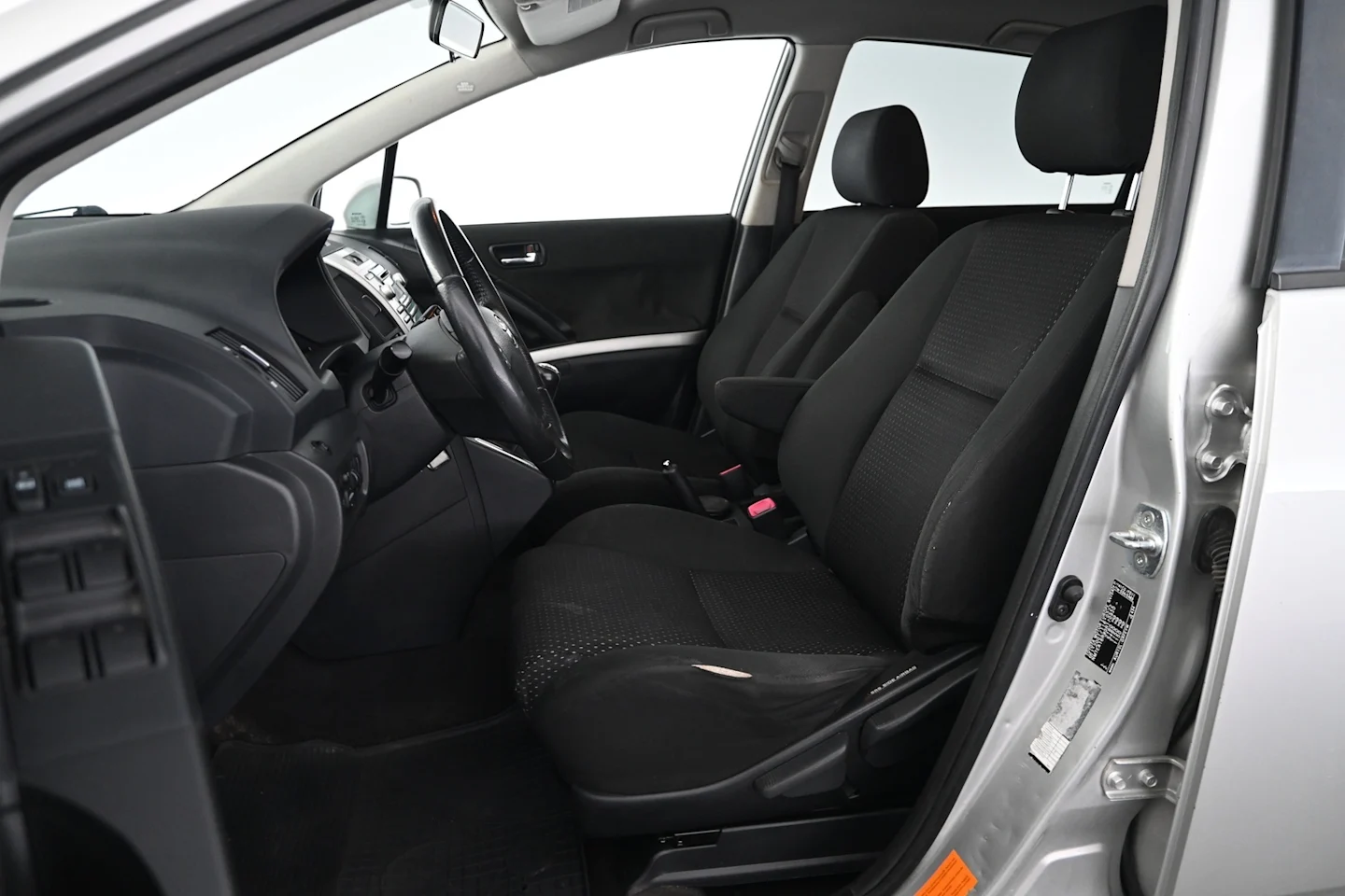 Car Image - 5t075XjLGlHc1RODwKluxd