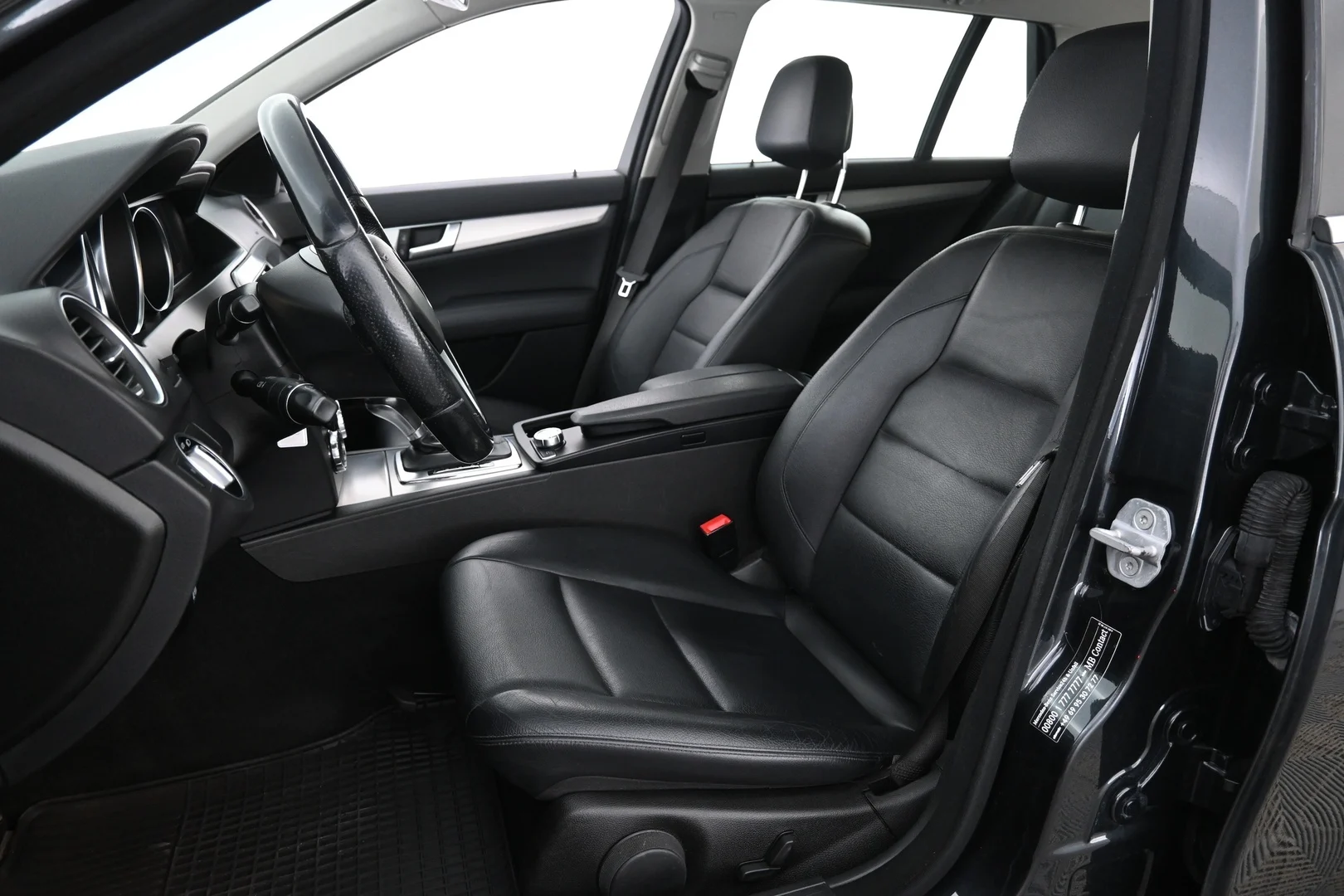 Car Image - 2pTcXg2g7hdNx2bXrj6iFW