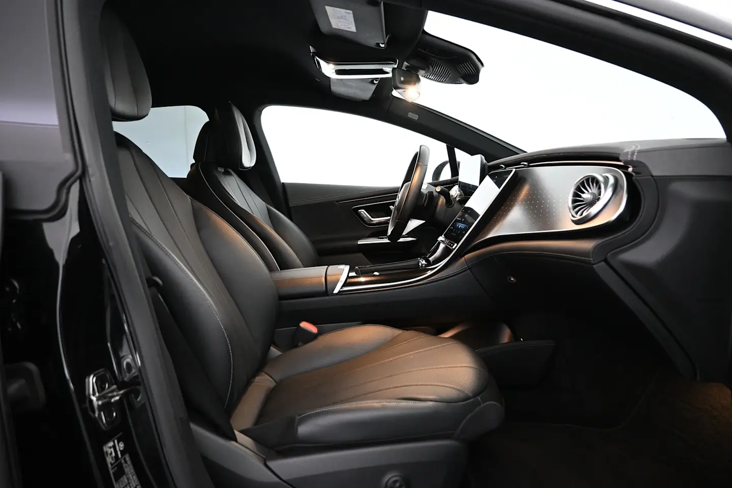 Car Image - 2U7ScRCSQmsp7F7KSw8smv