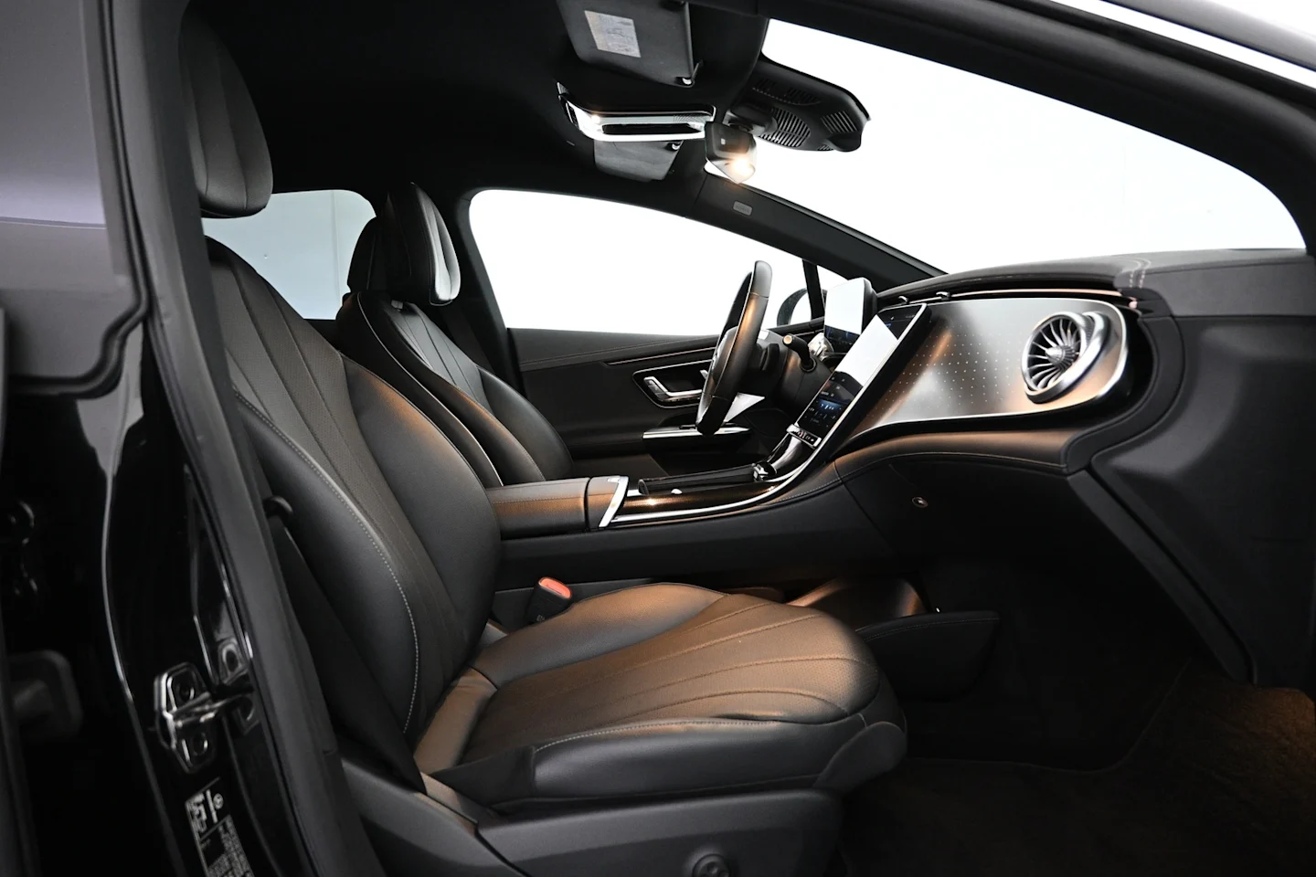 Car Image - 2U7ScRCSQmsp7F7KSw8smv