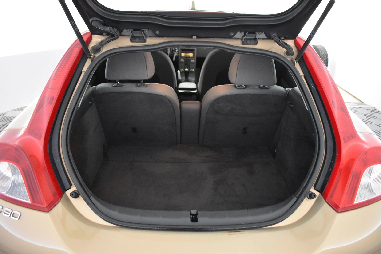 Car Image - ghO41lQ4CHysCO7zNMHc9