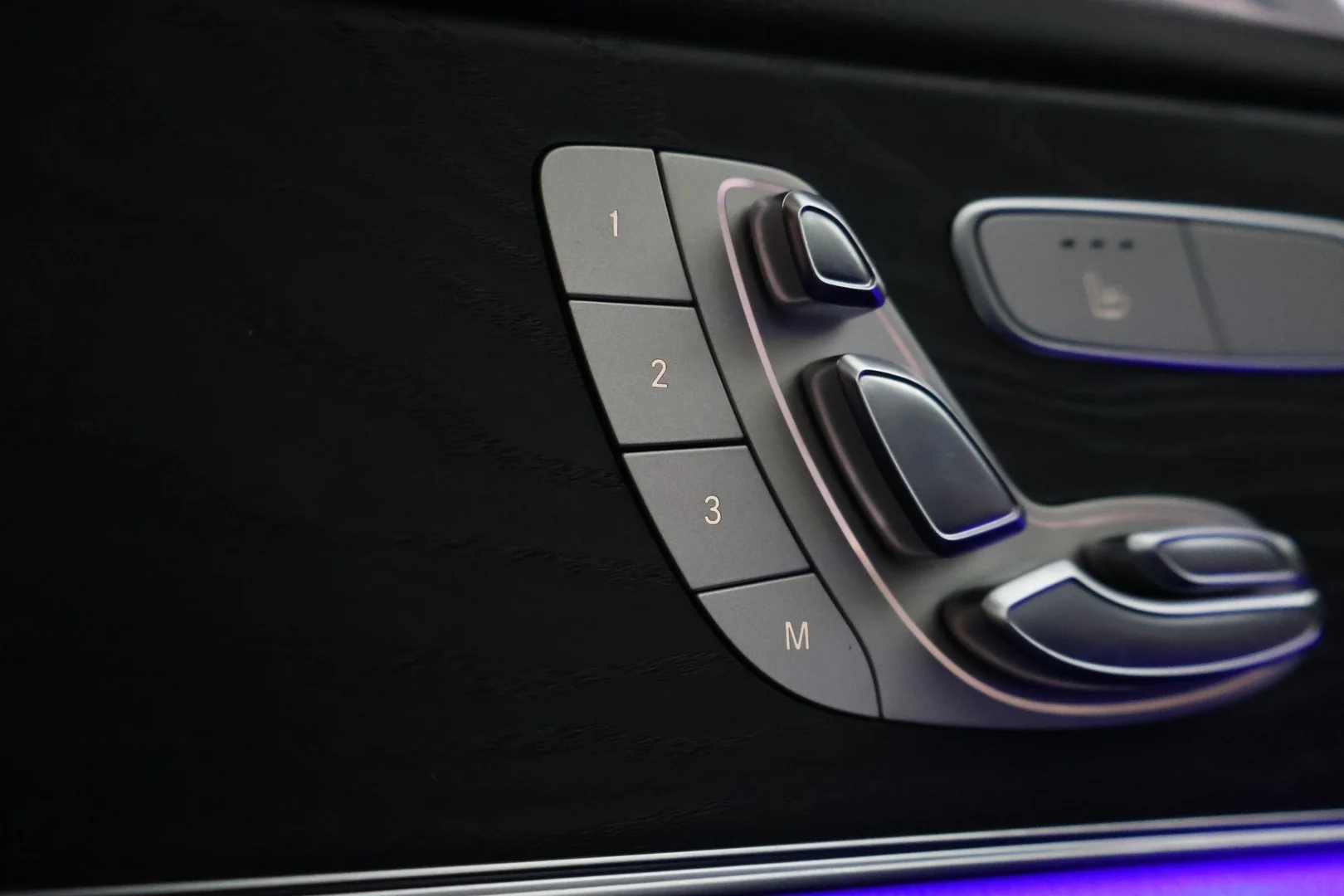 Car Image - 4SA7YsfF8f6We8WAcEsILE